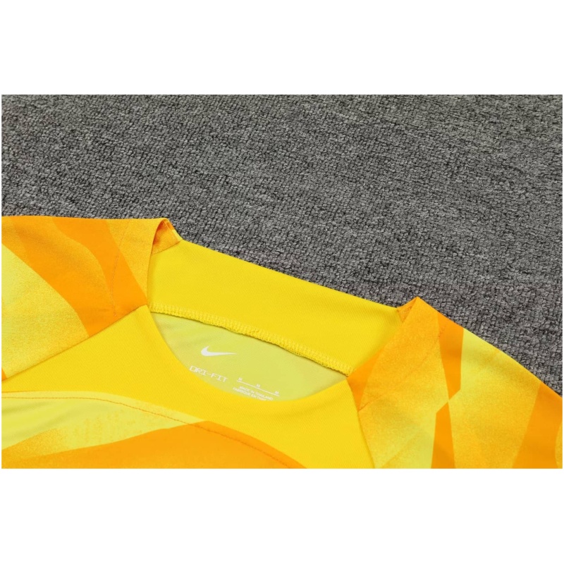 Costume jaune du gardien de but de Barcelone 2023/24