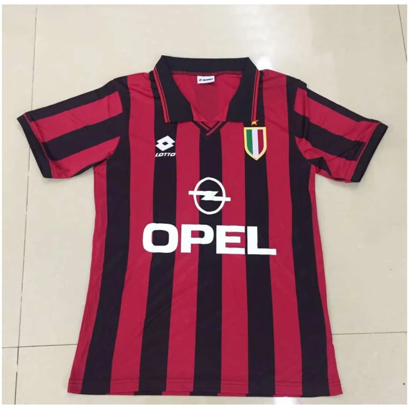 Maillot domicile rétro de l’AC Milan 1996