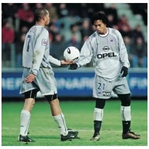 Maillot Extérieur Rétro du PSG 2001