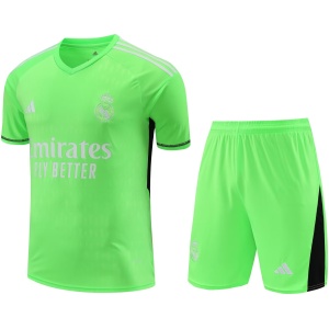Tenue verte de gardien de but du Real Madrid 2023/24