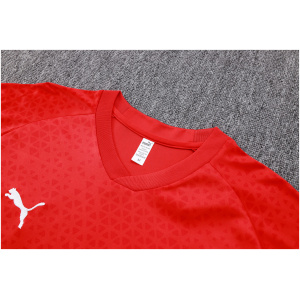 Tenue d'entraînement courte de l'AC Milan rouge 2023/24.
