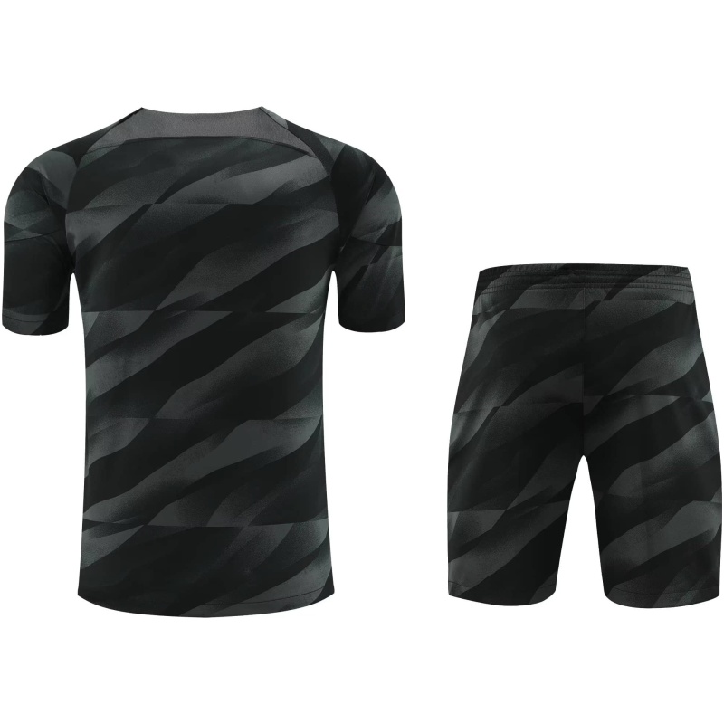 Tenue de gardien noir du PSG 2023/24