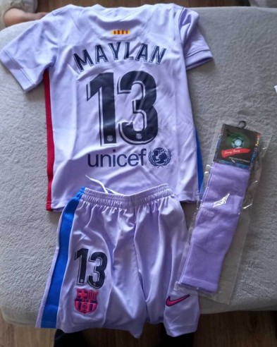 Maillot Domicile Bébé Brésil Coupe du Monde de la FIFA Qatar 2022 photo review