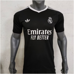 Maillot noir de gardien de but du Real Madrid 2024/25