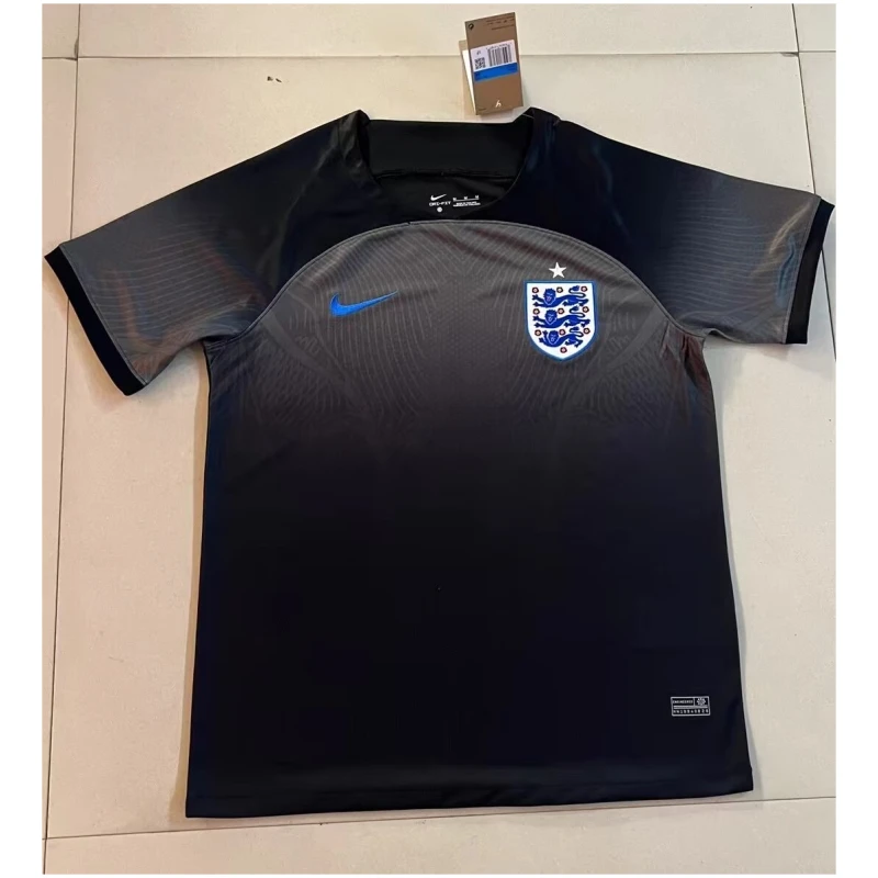 Édition spéciale du maillot noir d’Angleterre 2024