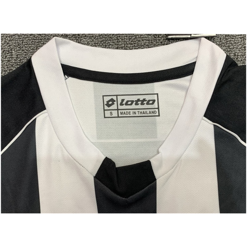 Maillot domicile rétro de la Juventus 2002/03