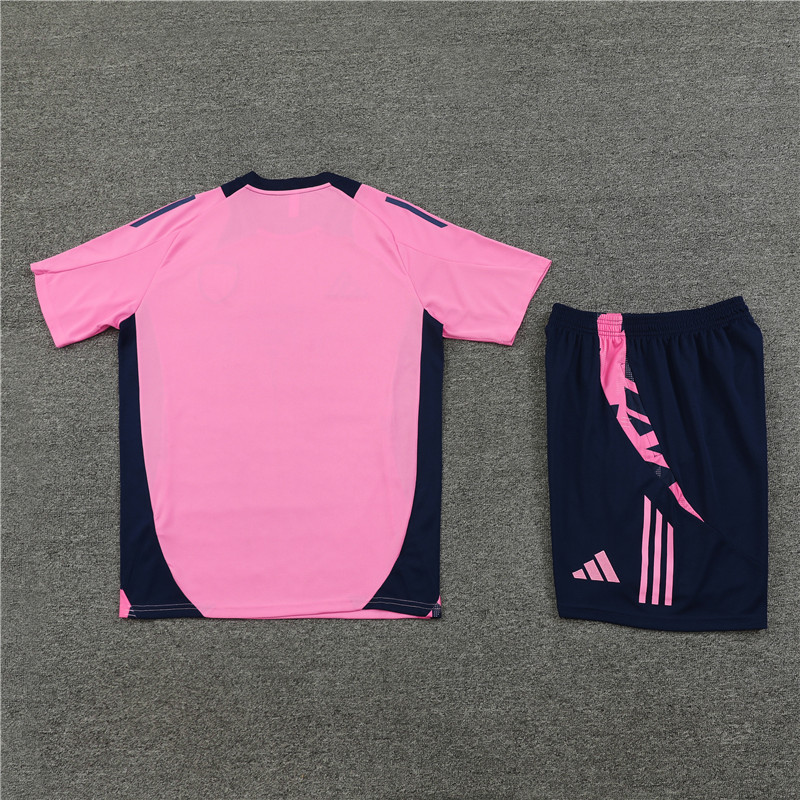 Short de survêtement enfant Arsenal rose 2024/25 Short de survêtement enfant Arsenal rose 2024/25