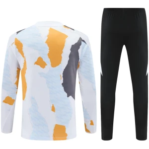 Tenue d’entraînement camouflage blanche du Real Madrid 2024/25
