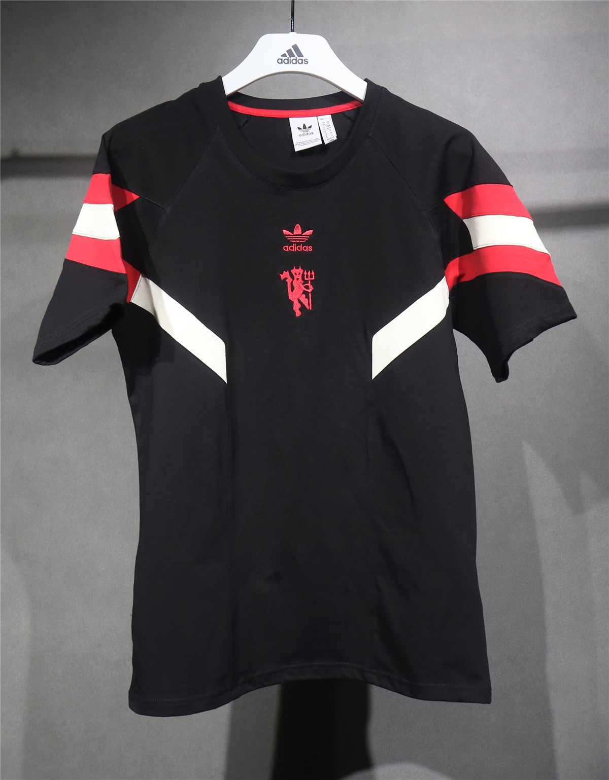 Adidas Originals Manchester United T-Shirt Lifestyler – Noir 2024/25 – joueur