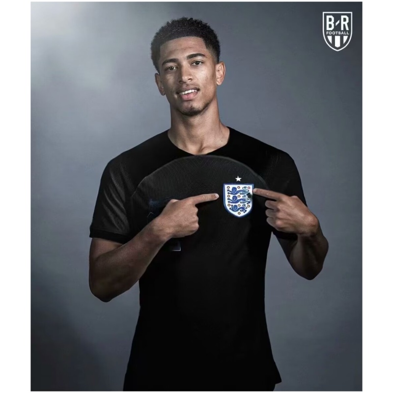 Édition spéciale du maillot noir d’Angleterre 2024
