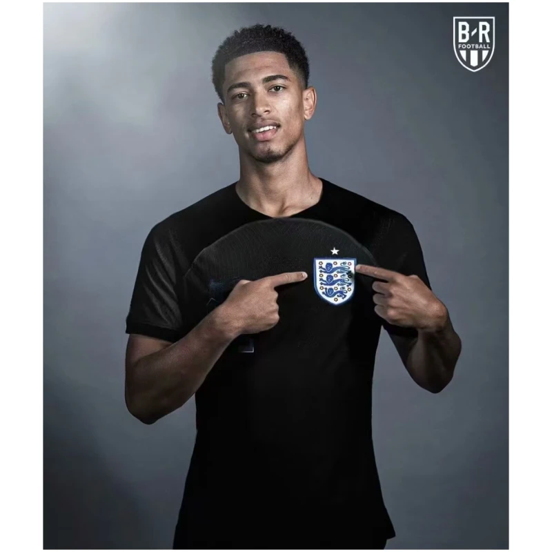 Édition spéciale du maillot noir d’Angleterre 2024