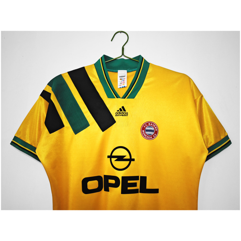 Maillot extérieur rétro du Bayern Munich 1993/95