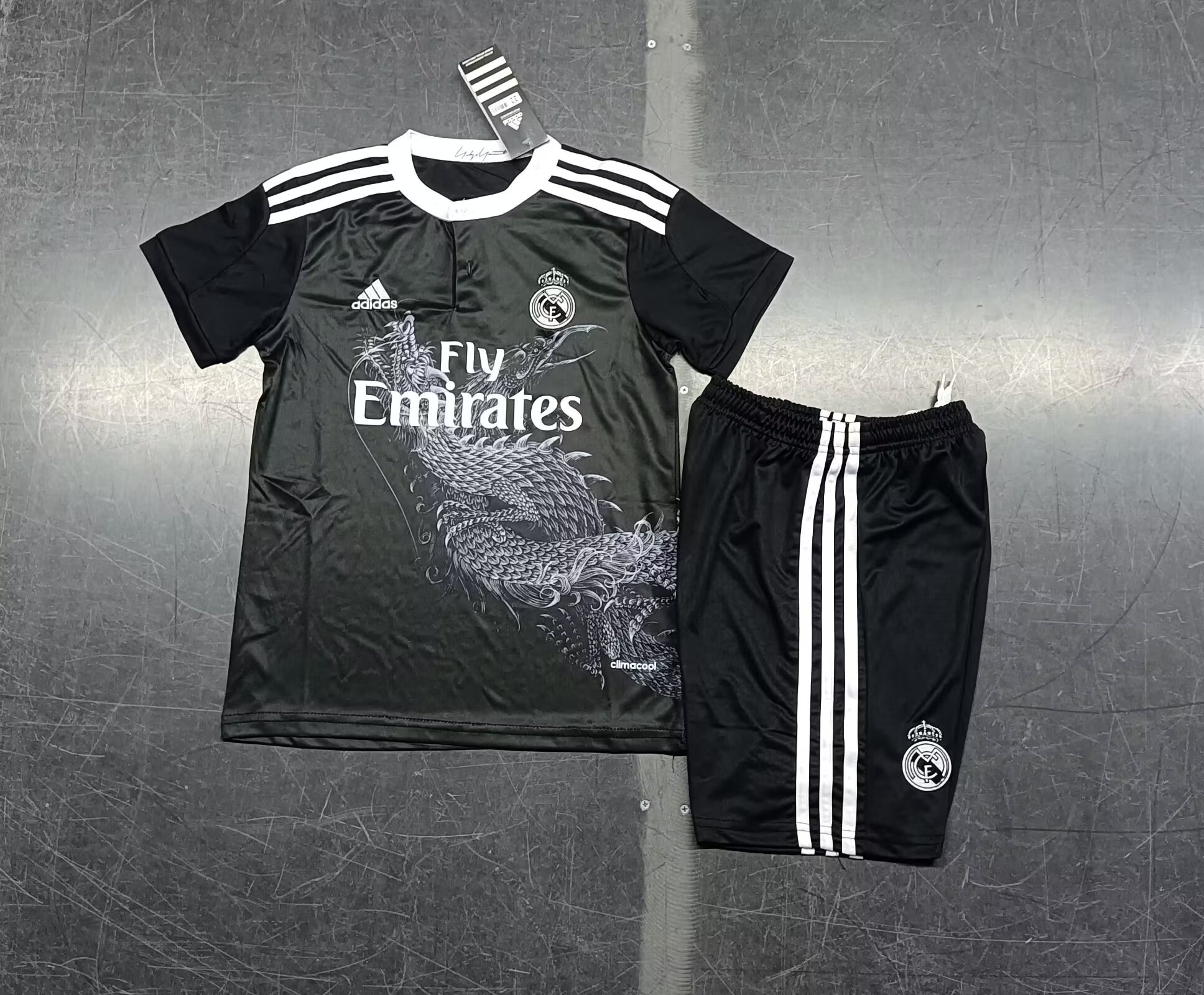 Maillot rétro de la troisième tenue enfant du Real Madrid 2014/15