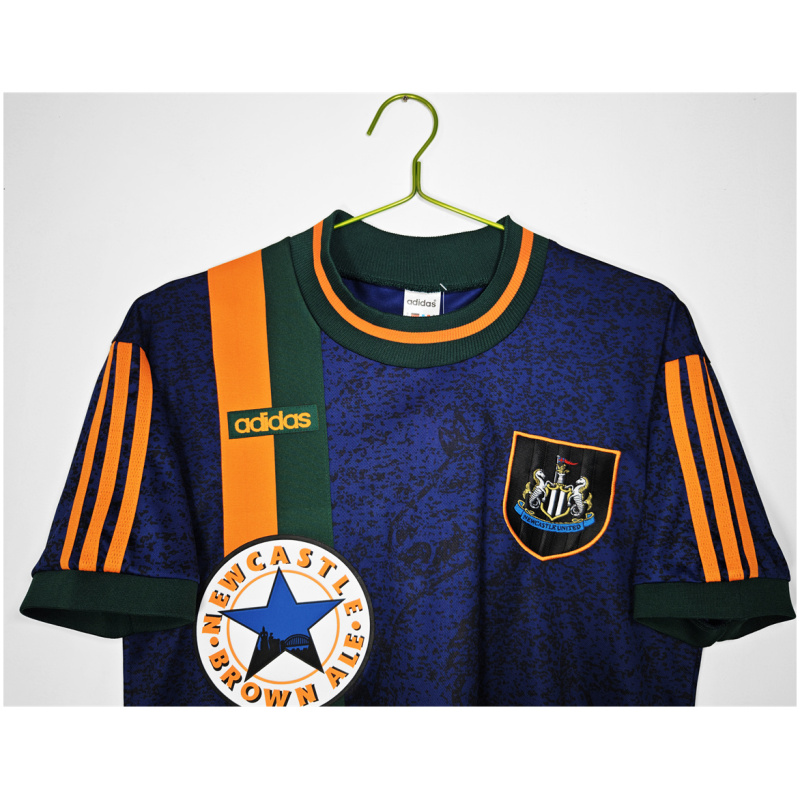 Maillot extérieur rétro de Newcastle United 1997/98