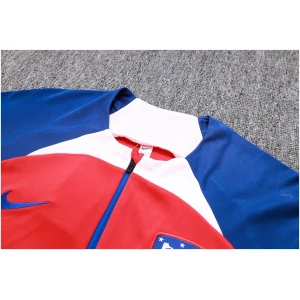 Tenue d'entraînement rouge de l'Atlético de Madrid 2023/24