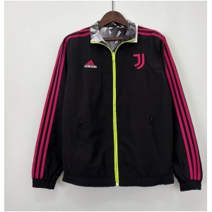 Veste Juventus Windrunner à capuche et fermeture éclair réversible avec logo de l'équipe sur le terrain 2023/24