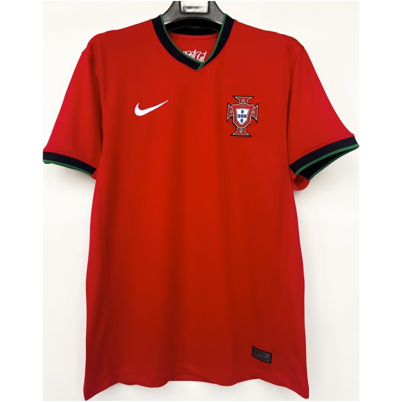 Maillot domicile du Portugal 2024