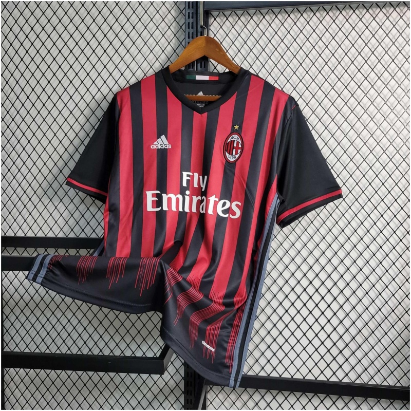 Maillot domicile rétro de l’AC Milan 2016/17