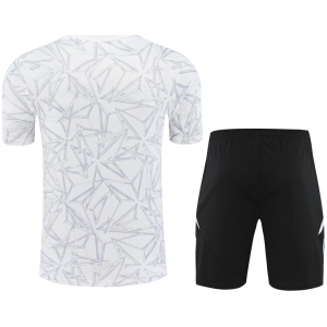 Tenue d'entraînement courte du Real Madrid blanche 2024/25