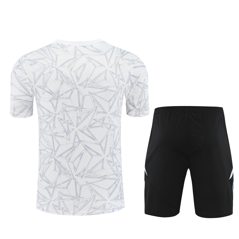 Tenue d’entraînement courte du Real Madrid blanche 2024/25